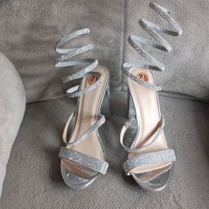 Wild Diva Lounge Spiral Ankle Strap Platform Heels Size 7.5
